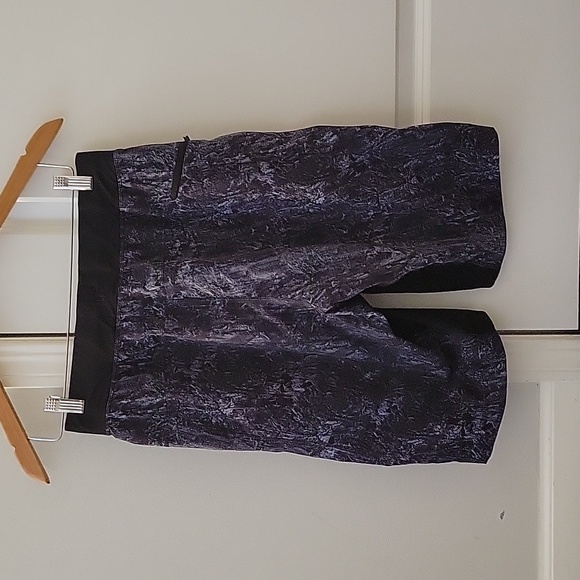 Men's Lululemon Shorts, Size S. Great condition! - Picture 2 of 3